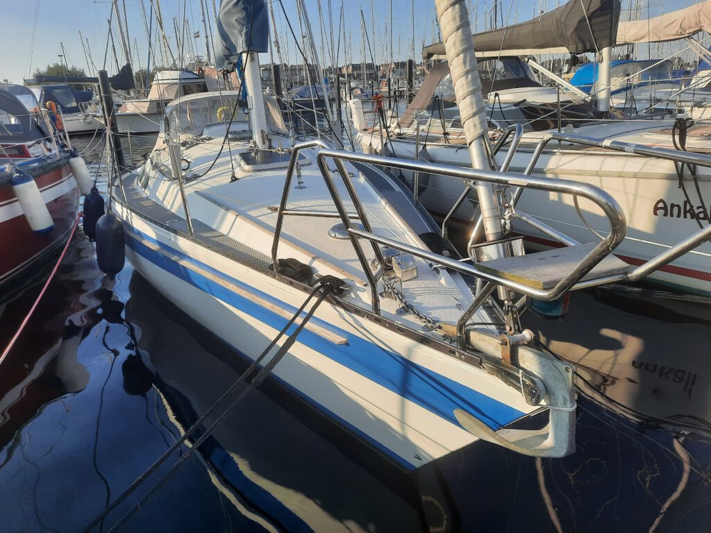 Helmsman 31 01